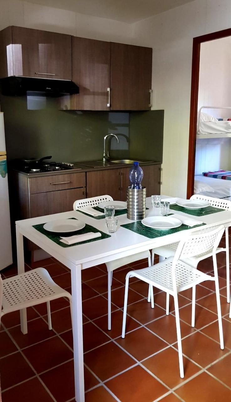 Camping Luna Hotel Marina di Massa Buitenkant foto