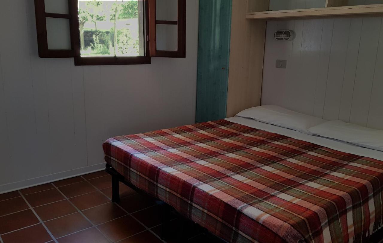 Camping Luna Hotel Marina di Massa Buitenkant foto