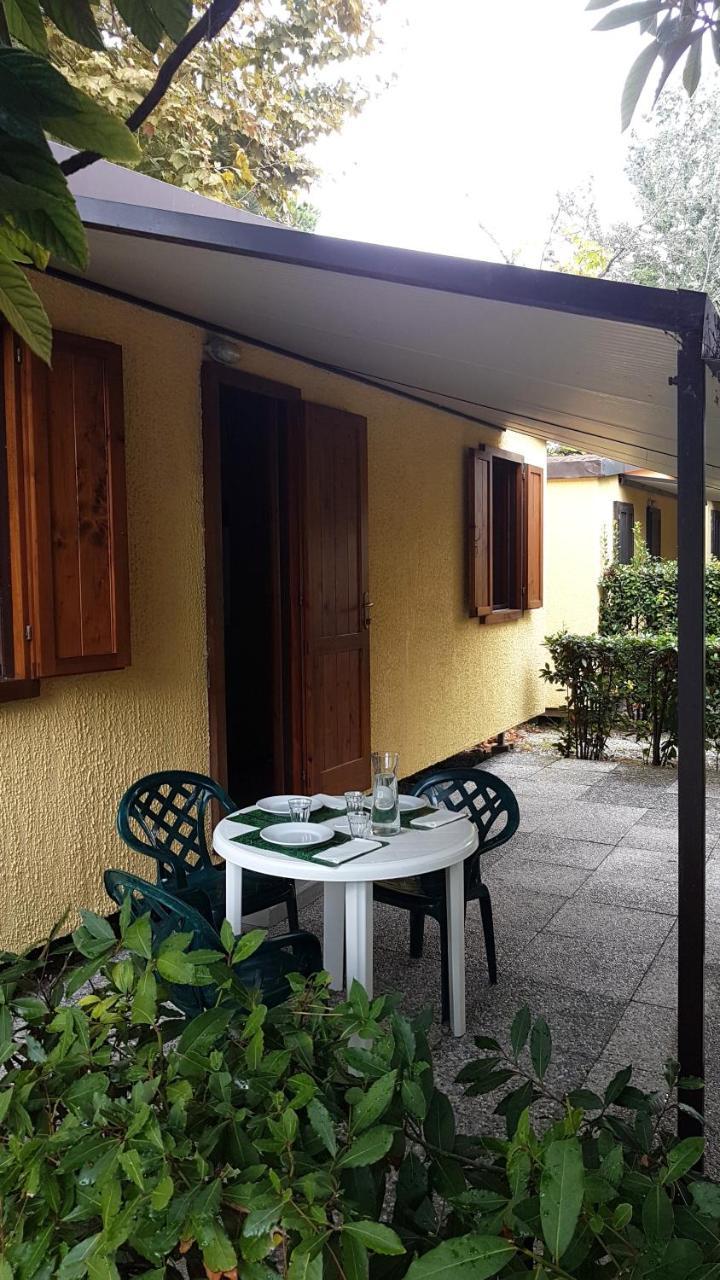Camping Luna Hotel Marina di Massa Buitenkant foto