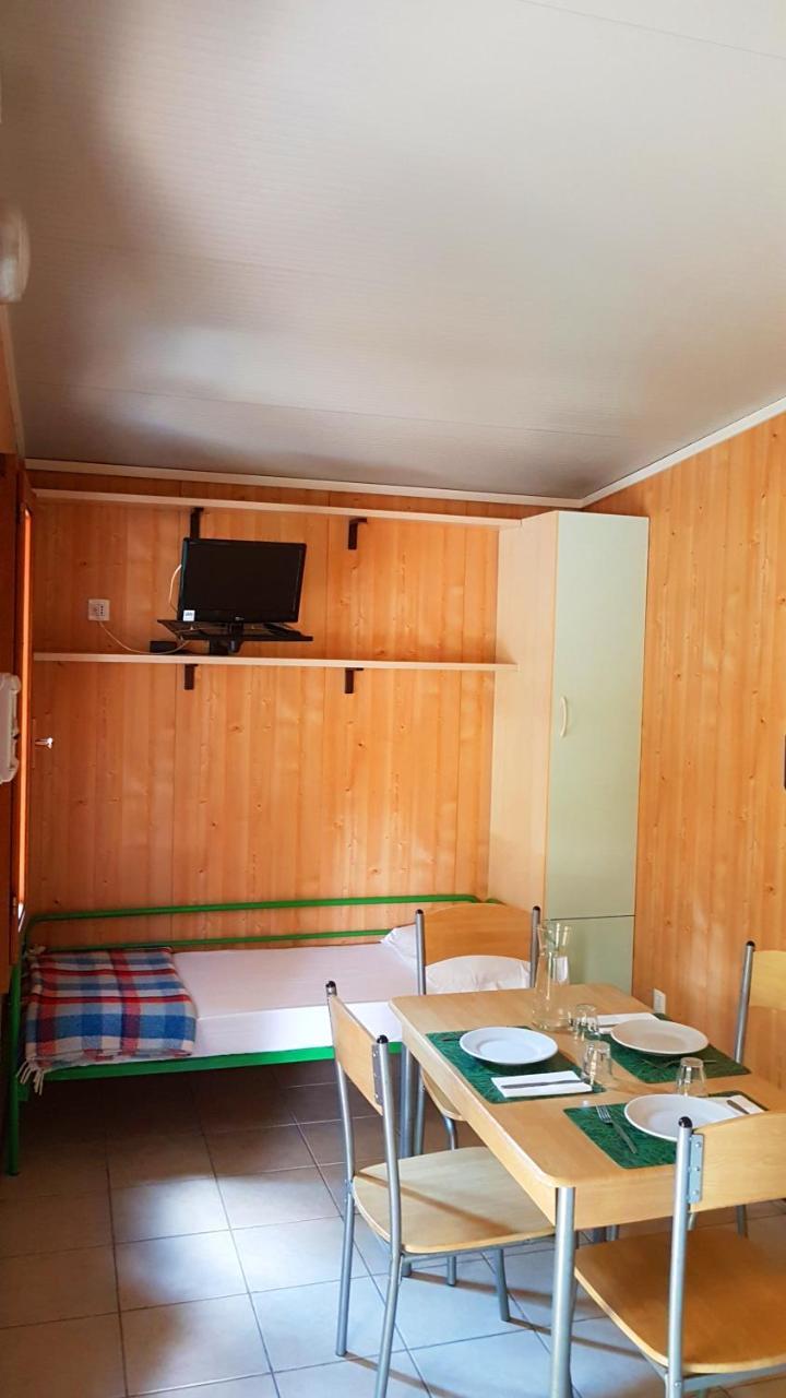 Camping Luna Hotel Marina di Massa Buitenkant foto