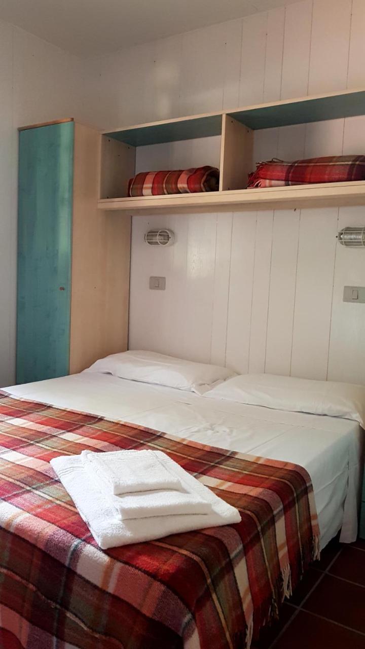 Camping Luna Hotel Marina di Massa Buitenkant foto