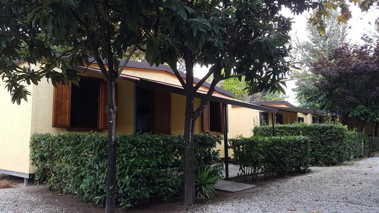 Camping Luna Hotel Marina di Massa Buitenkant foto